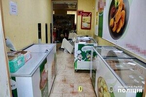 На Фонтанской дороге женщина ножом порезала двух коллег На Фонтанской дороге женщина ножом порезала двух коллег