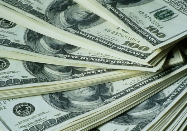 Курс валют в Украине 25 марта 2024: сколько стоит доллар и евро Курс валют в Украине 25 марта 2024: сколько стоит доллар и евро