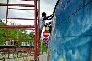 В Одессе дорисовали три стрит-арта В Одессе дорисовали три стрит-арта