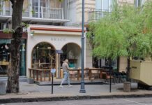 В Одессе наконец-то демонтируют летние площадки кафе