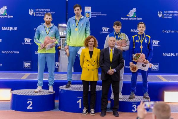 Фехтування. Історичне золото шаблісток і сьомий титул Андрія ЯГОДКИ на чемпіонаті України Фехтування. Історичне золото шаблісток і сьомий титул Андрія ЯГОДКИ на чемпіонаті України