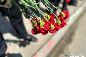 Простились со следователем полиции, который погиб из-за вражеских обстрелов Одессы Простились со следователем полиции, который погиб из-за вражеских обстрелов Одессы