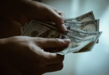 Курс валют в Украине 6 мая 2024 года: сколько стоит доллар и евро