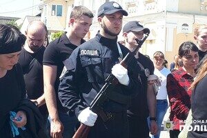 Простились со следователем полиции, который погиб из-за вражеских обстрелов Одессы Простились со следователем полиции, который погиб из-за вражеских обстрелов Одессы