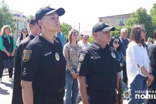 Простились со следователем полиции, который погиб из-за вражеских обстрелов Одессы Простились со следователем полиции, который погиб из-за вражеских обстрелов Одессы