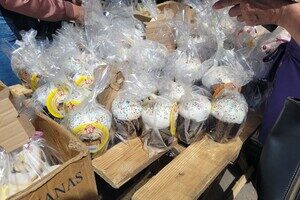 Накануне праздника: сколько на Привозе в Одессе стоят паски Накануне праздника: сколько на Привозе в Одессе стоят паски
