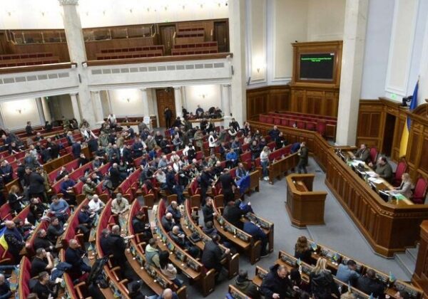 Депутаты будут получать доплаты за счет помощи от Европейского Союза Депутаты будут получать доплаты за счет помощи от Европейского Союза