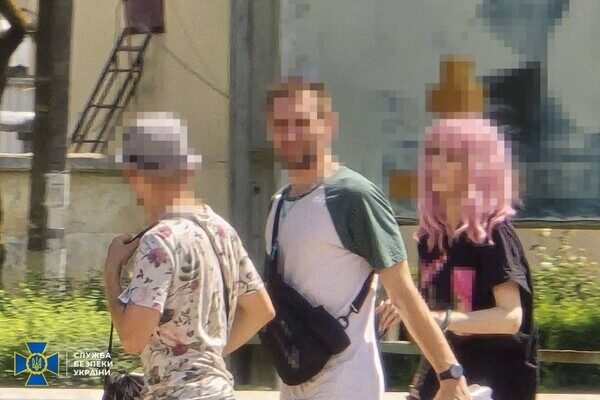 В Одессе поймали агентурную группу ФСБ с военными: одна из агенток пользовалась париками В Одессе поймали агентурную группу ФСБ с военными: одна из агенток пользовалась париками