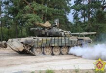 Беларусь начала перекидывать танки к границе с Украиной: какая там ситуация