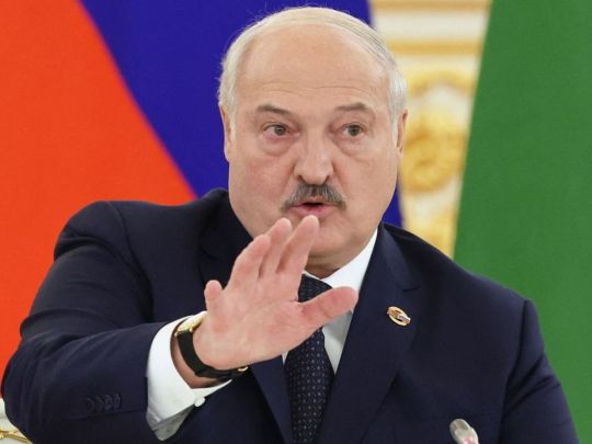 «Давайте закінчимо цю бійку»: лукашенко хоче всіх посадити за стіл переговорів