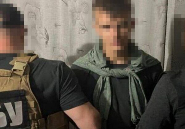 В Одессе и области подростки и молодой парень снова поджигали авто военных В Одессе и области подростки и молодой парень снова поджигали авто военных