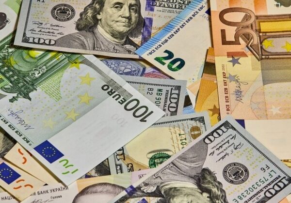 Курс валют в Украине 13 сентября 2024 года: сколько стоит доллар и евро Курс валют в Украине 13 сентября 2024 года: сколько стоит доллар и евро