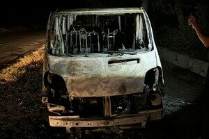 В Одессе и области подростки и молодой парень снова поджигали авто военных В Одессе и области подростки и молодой парень снова поджигали авто военных