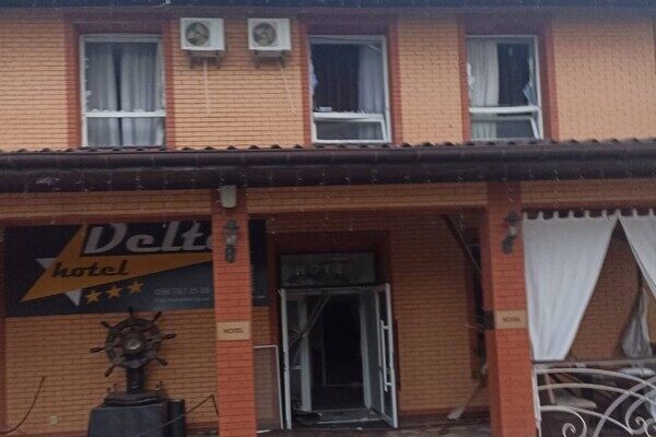 Ночная атака "Шахедов": в Одесской области под удар попали гражданская инфраструктура и отель (обновлено) Ночная атака "Шахедов": в Одесской области под удар попали гражданская инфраструктура и отель (обновлено)