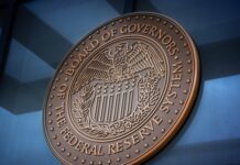 ФРС США снижает процентную ставку впервые за четыре года