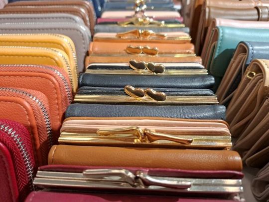 Модний гаманець — 2024−25: софт-відтінки і лаконічність форм