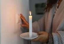 Как будут отключать свет в Одессе и области в воскресенье: графики