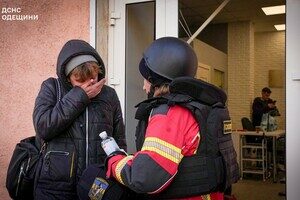 На месте "прилета" в Одессе развернули штаб помощи, прокуратура начала расследование (обновлено) На месте "прилета" в Одессе развернули штаб помощи, прокуратура начала расследование (обновлено)