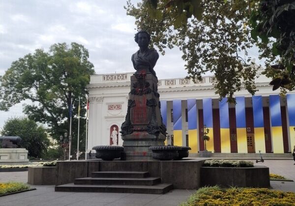 В Одесской области составили ТОП-100 памятников, которые нужно снести В Одесской области составили ТОП-100 памятников, которые нужно снести