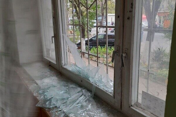 От вчерашнего обстрела в Одессе пострадал роддом От вчерашнего обстрела в Одессе пострадал роддом