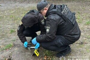 В Одессе возле жилого квартала спецназ КОРД задержал мужчину с боевой гранатой В Одессе возле жилого квартала спецназ КОРД задержал мужчину с боевой гранатой