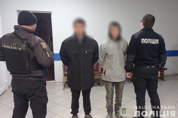 В Одесской области два подростка подожгли почту на заказ В Одесской области два подростка подожгли почту на заказ
