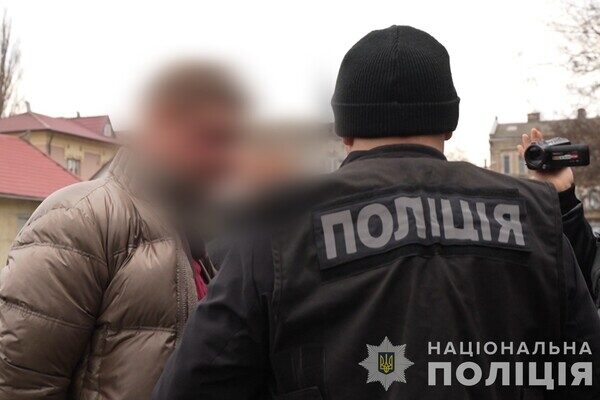 Поездом на запад Украины, а оттуда – за границу: в Одессе разоблачили переправщика уклонистов Поездом на запад Украины, а оттуда – за границу: в Одессе разоблачили переправщика уклонистов