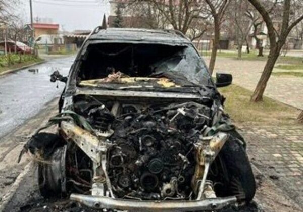 В Одессе двое безработных молодых людей на заказ подожгли BMW В Одессе двое безработных молодых людей на заказ подожгли BMW