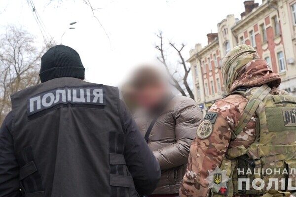 Поездом на запад Украины, а оттуда – за границу: в Одессе разоблачили переправщика уклонистов Поездом на запад Украины, а оттуда – за границу: в Одессе разоблачили переправщика уклонистов