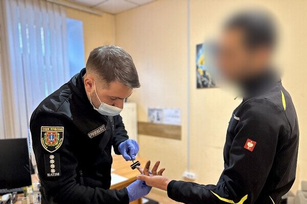 В Одессе задержали подозреваемого в поджоге автомобилей в паркинге в Аркадии В Одессе задержали подозреваемого в поджоге автомобилей в паркинге в Аркадии