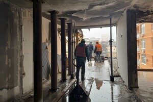 В Одессе восстанавливают 16-этажку, которая разрушилась из-за ракетного удара В Одессе восстанавливают 16-этажку, которая разрушилась из-за ракетного удара