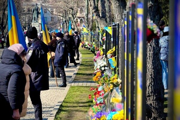 В Одессе на Аллее Героев открыли почти полсотни новых имен В Одессе на Аллее Героев открыли почти полсотни новых имен
