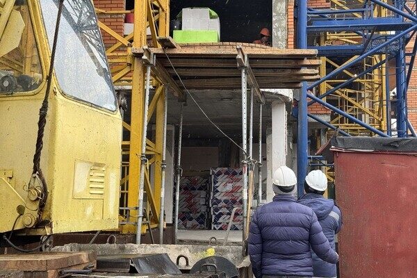 В Одессе восстанавливают 16-этажку, которая разрушилась из-за ракетного удара В Одессе восстанавливают 16-этажку, которая разрушилась из-за ракетного удара