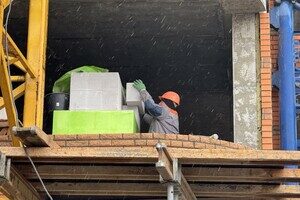 В Одессе восстанавливают 16-этажку, которая разрушилась из-за ракетного удара В Одессе восстанавливают 16-этажку, которая разрушилась из-за ракетного удара