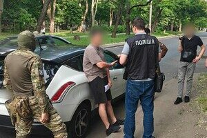 В Одессе мужчина хотел за 40 тысяч долларов купить военные разработки Минобороны В Одессе мужчина хотел за 40 тысяч долларов купить военные разработки Минобороны