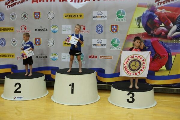 Греплінг. Дитяча ліга: сила, народжена в серцях майбутніх чемпіонів Греплінг. Дитяча ліга: сила, народжена в серцях майбутніх чемпіонів