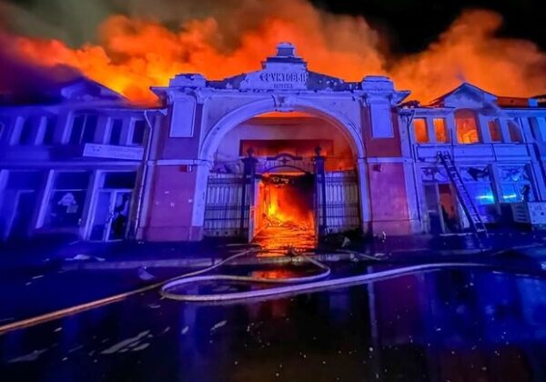 Горит Привоз, есть разрушения в историческом центре: последствия ночного удара по Одессе (обновлено) Горит Привоз, есть разрушения в историческом центре: последствия ночного удара по Одессе (обновлено)