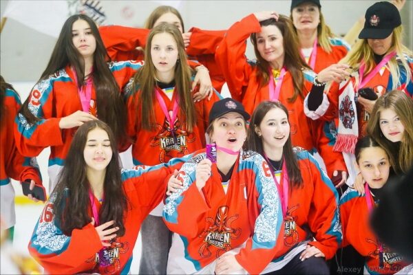 Хокей. Одеська жіноча команда вдруге поспіль стала призером чемпіонату України Хокей. Одеська жіноча команда вдруге поспіль стала призером чемпіонату України