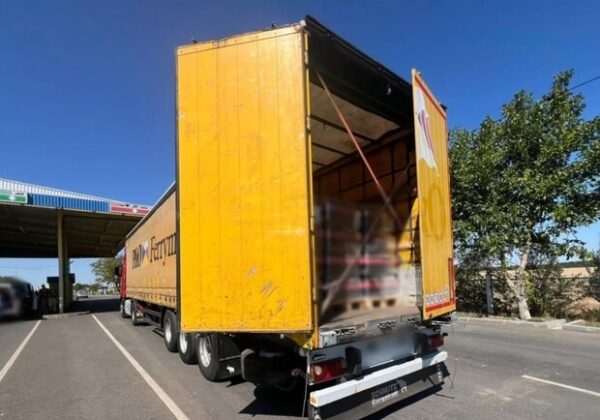 За границу в фуре с газированными напитками: в Одесской области разоблачили предпринимателя-перевозчика За границу в фуре с газированными напитками: в Одесской области разоблачили предпринимателя-перевозчика