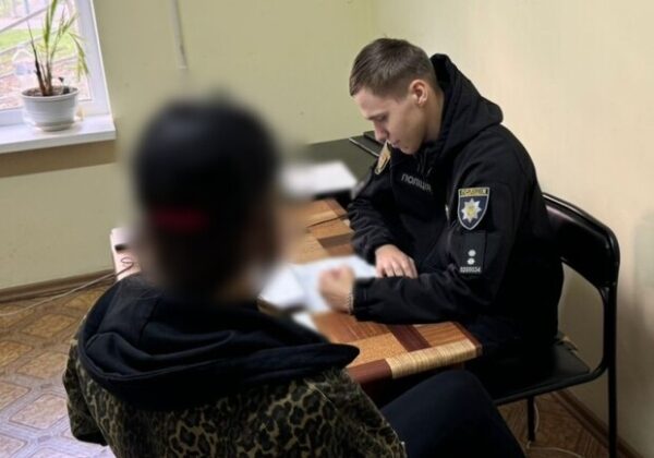 Жестокое избиение в Одессе: восьмиклассница попала в больницу после конфликта с одноклассницей Жестокое избиение в Одессе: восьмиклассница попала в больницу после конфликта с одноклассницей