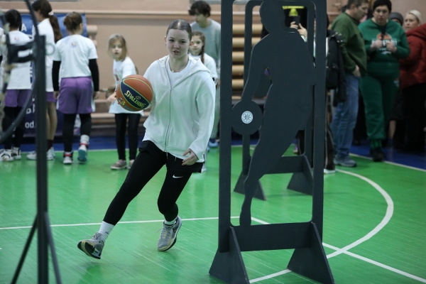В СДЮСШОР імені Літвака відбулося велике спортивне свято для дітей В СДЮСШОР імені Літвака відбулося велике спортивне свято для дітей