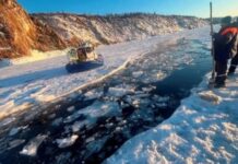 Восемь китайских туристов погибли подо льдом Байкала