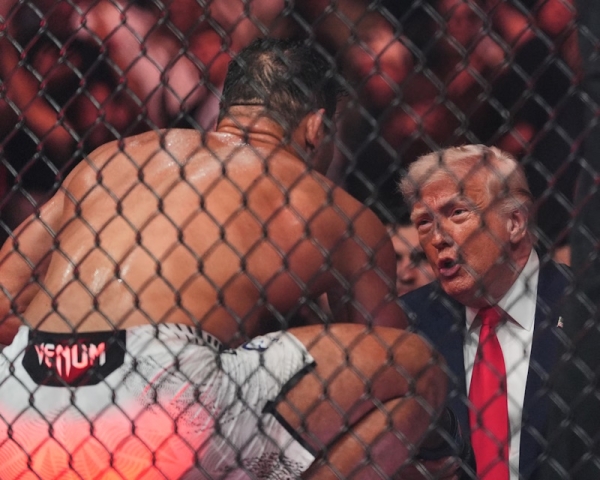 Трамп и Рубио смотрят UFC в Майами — пока переговоры с Ираном рушатся Трамп и Рубио смотрят UFC в Майами — пока переговоры с Ираном рушатся