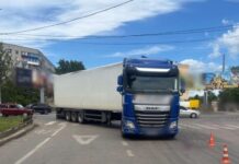 В Одессе грузовик наехал на дедушку: подробности ДТП