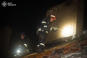 Ночной удар по Одесскому району: пострадал человек Ночной удар по Одесскому району: пострадал человек